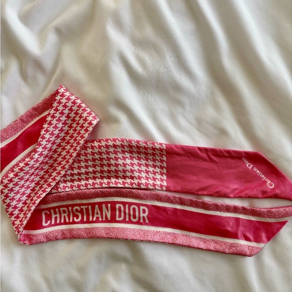 Christian Dior Silk Houndstooth Mitzah Scarf Pink - Picture 4 of 4